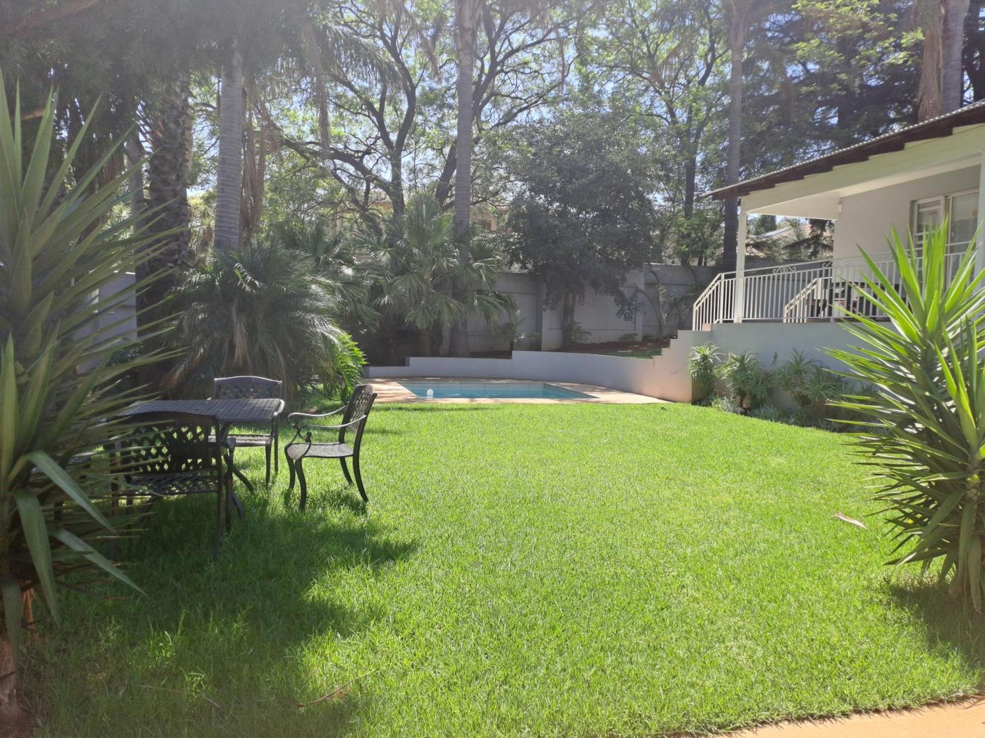 8 On Acacia Guesthouse Bedfordview Exteriér fotografie