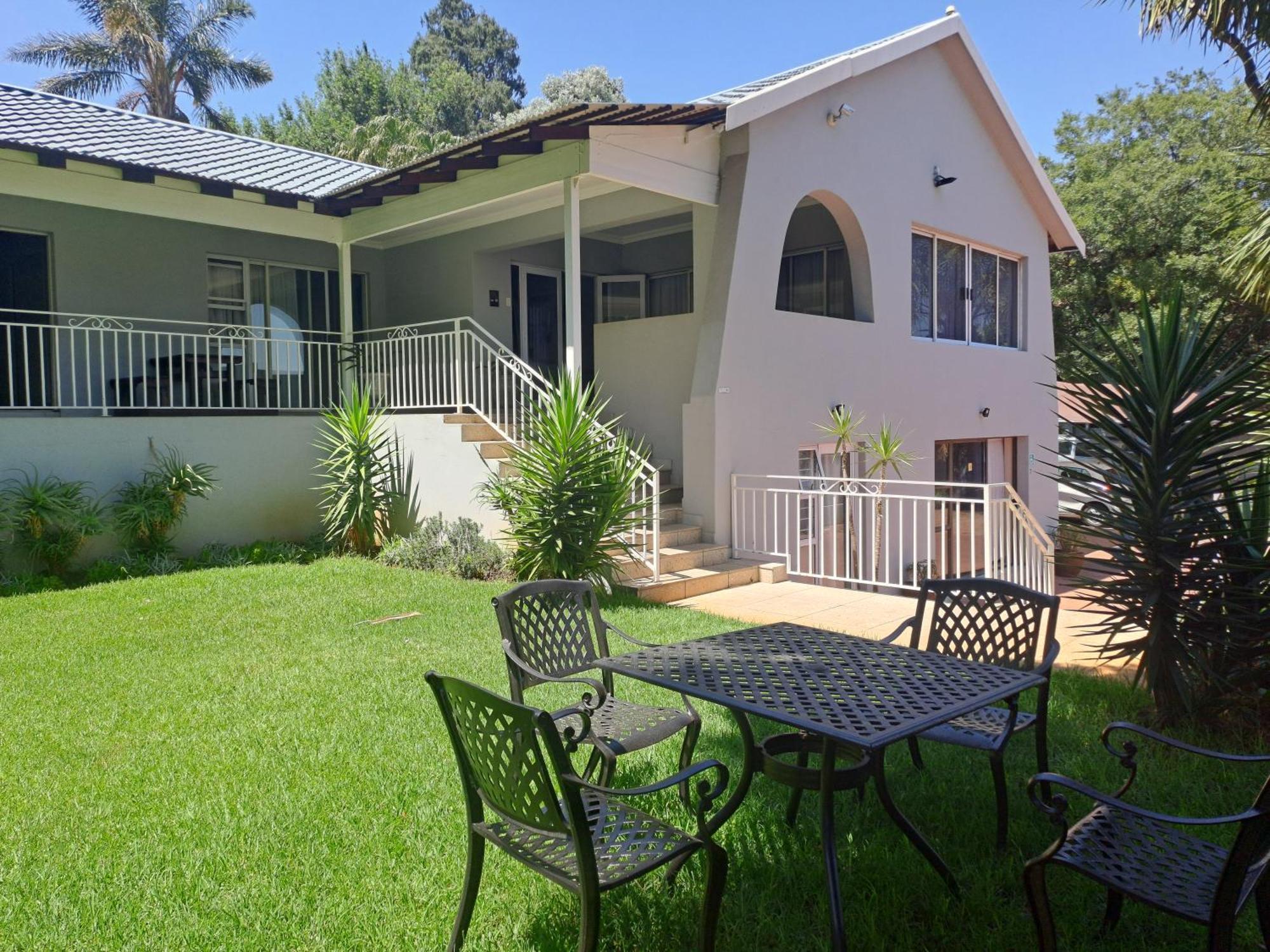 8 On Acacia Guesthouse Bedfordview Exteriér fotografie