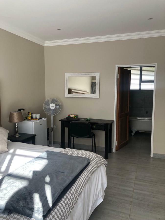 8 On Acacia Guesthouse Bedfordview Exteriér fotografie