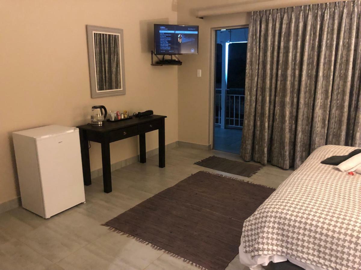8 On Acacia Guesthouse Bedfordview Exteriér fotografie
