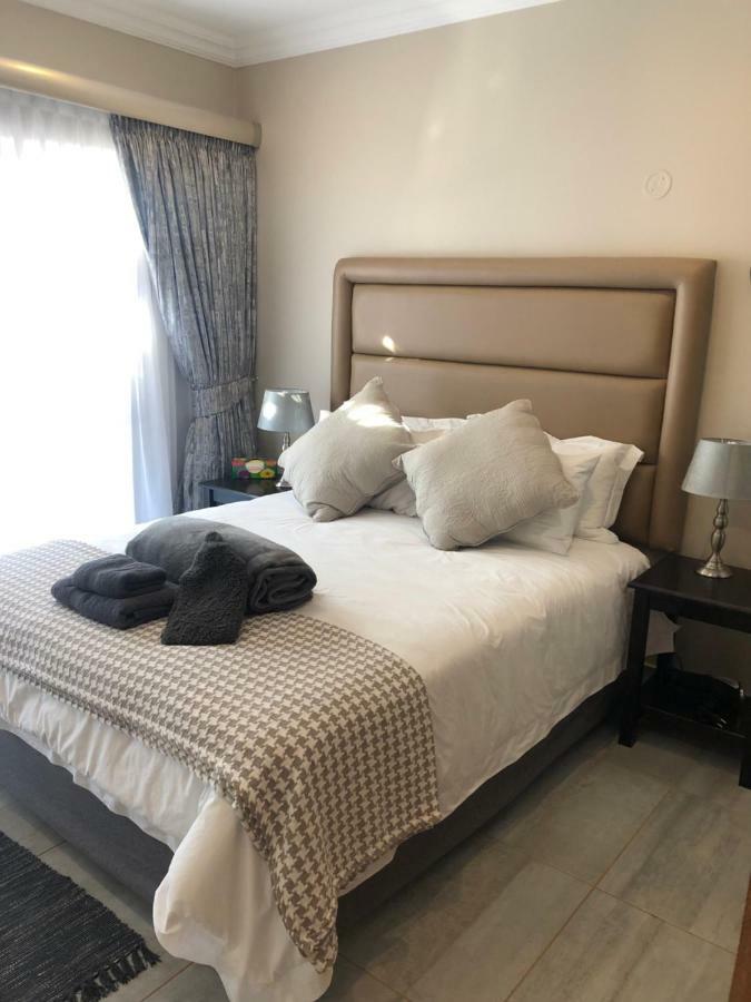 8 On Acacia Guesthouse Bedfordview Exteriér fotografie