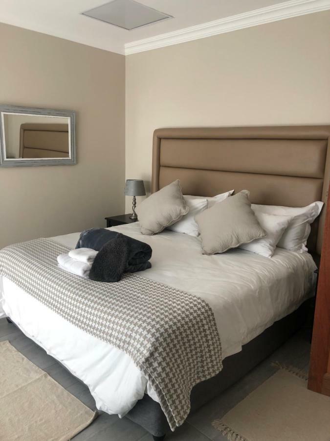 8 On Acacia Guesthouse Bedfordview Exteriér fotografie